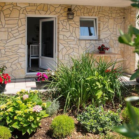 Apartman Lori カスタヴ エクステリア 写真