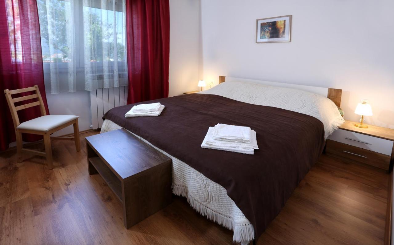 Apartman Lori カスタヴ エクステリア 写真